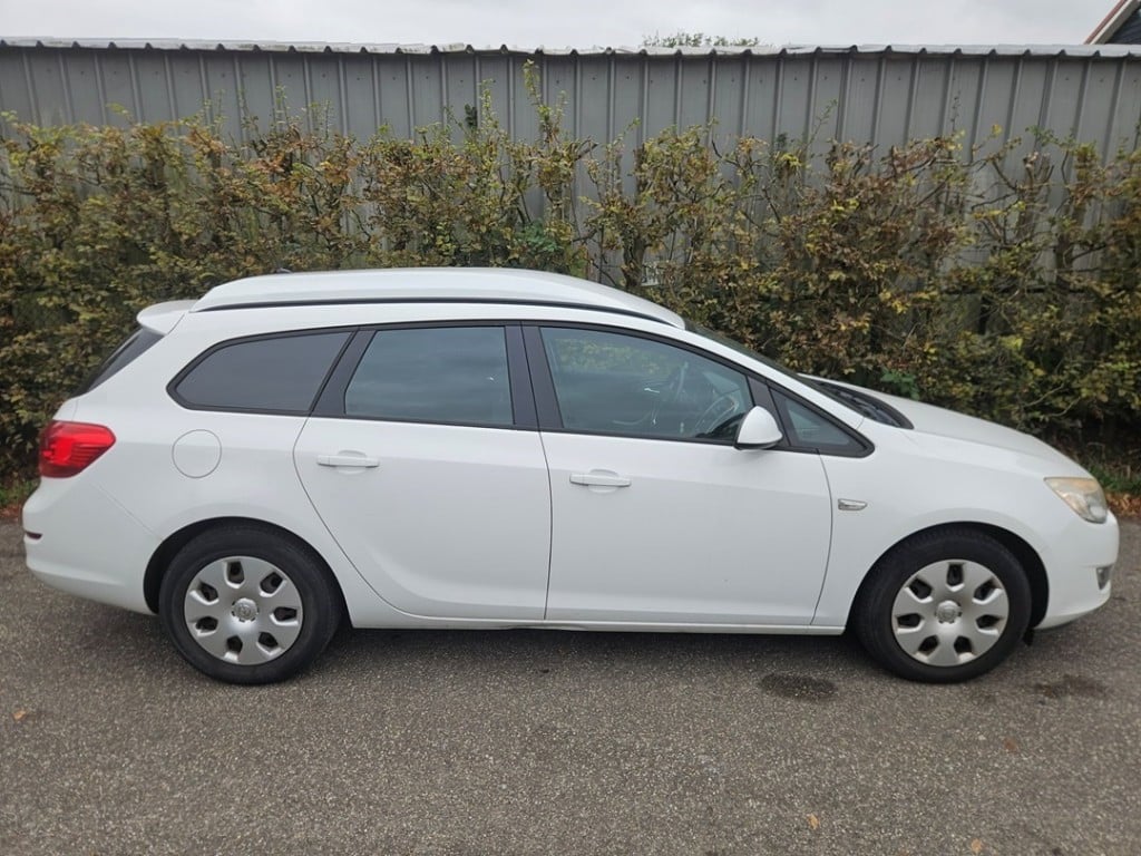 Opel Astra astra j sports tourer