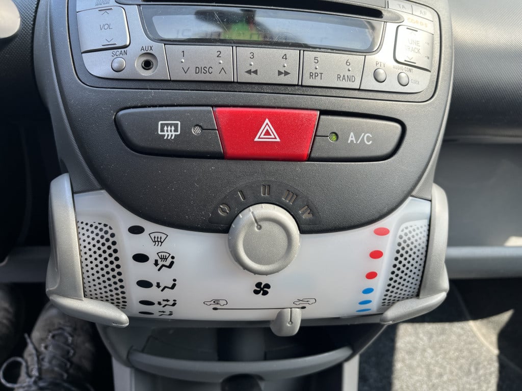 Toyota Aygo 1.0-12v cool 50 dkm