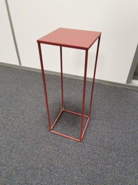 Bijzettafel / showpilaar