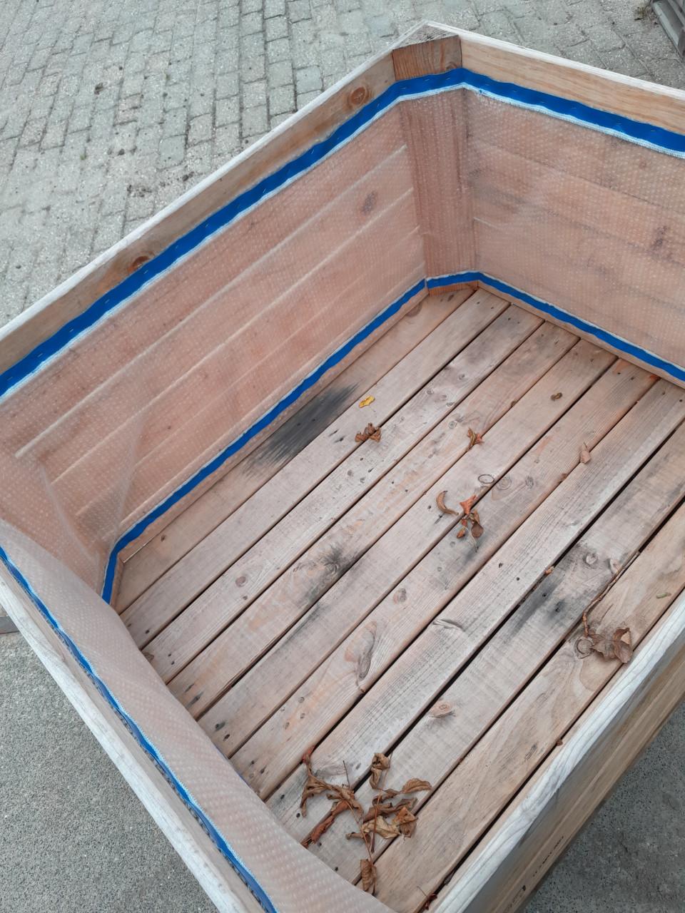 Kist voor Opslag Materiaal. 100x120x75cm  15 euro per stuk