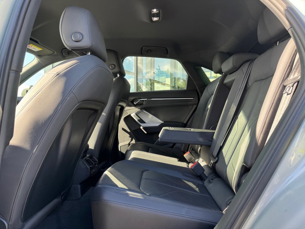 Audi Q3 sportback 35 tfsi pro line * camera * leer * carplay * black pack