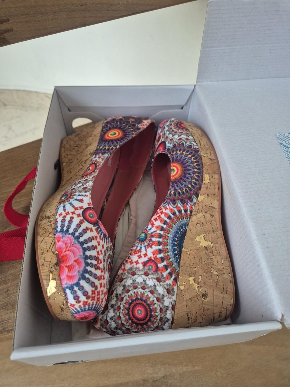 Nieuwe schoenen van Desigual - 40