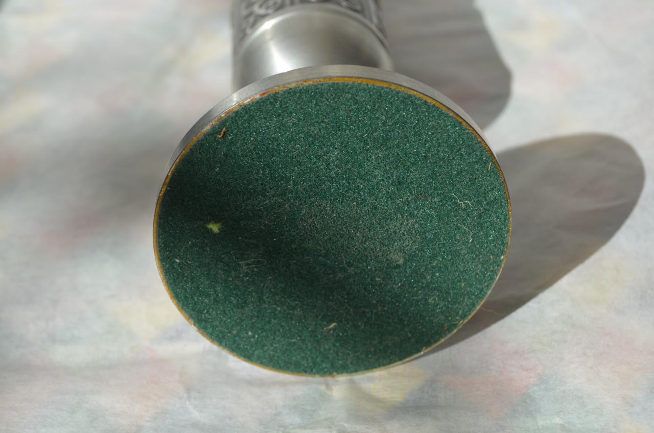 Mooi tinnen designvaasje Scandinavië.