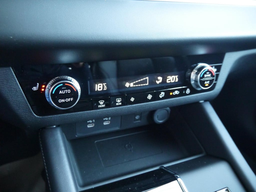 Mitsubishi Outlander 2.4 phev intense