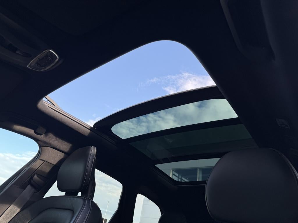 Volvo XC60 t8 390pk recharge r-design| panodak| luchtvering| trekhaak| came