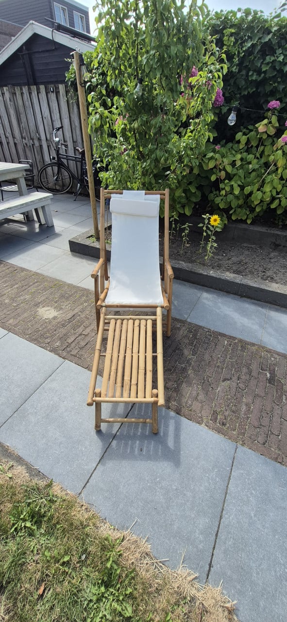 Bamboe tuinstoel / ligstoel Bloomingville inclusief voetenbankje