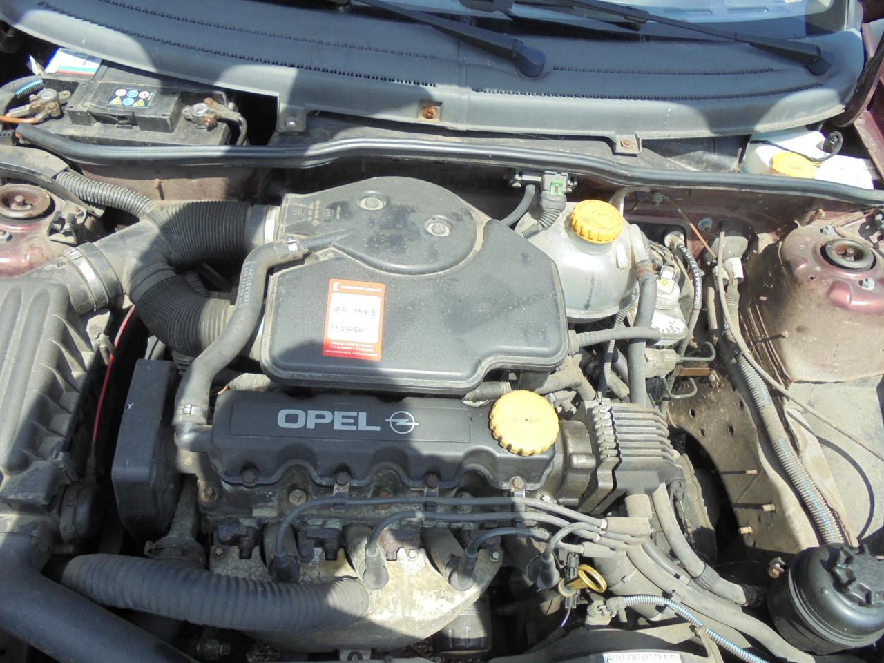 Corsa 1.4 Strada uit 1998 slechts 114.285 km met N.A.P Apk nieuw Juni 2026