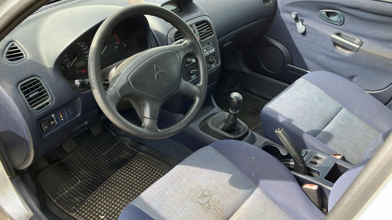 Mitsubishi carisma 1.6 airco 999euro