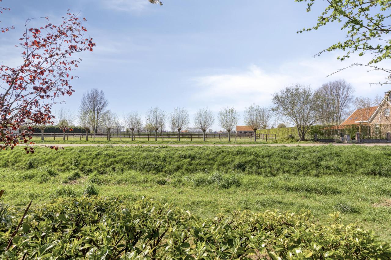 Vrijstaand huis aan de rand van Heinkenszand