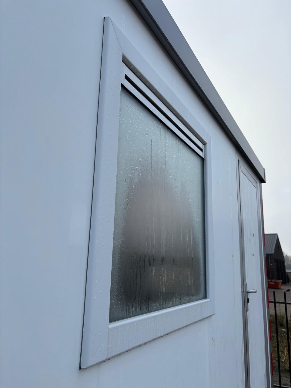 SBW schaftwagen compleet met keuken en toilet 402x202 z.g.a.n.