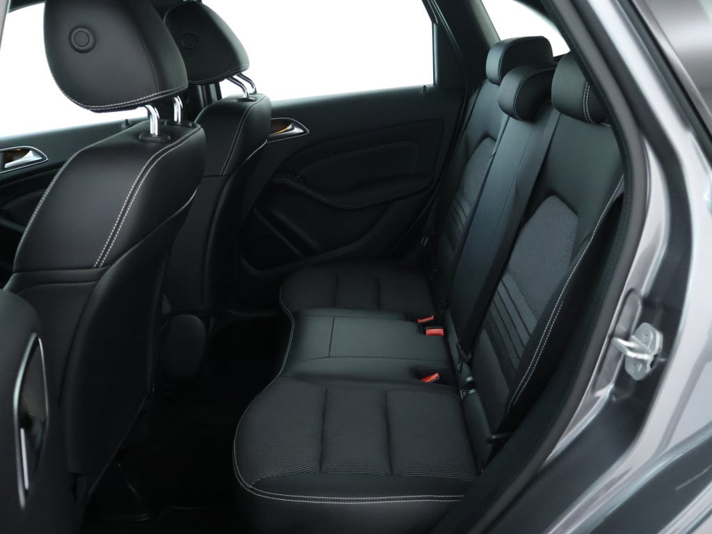 Mercedes-Benz B-Klasse 180 ambition | trekhaak | parkeersensoren | inclusie