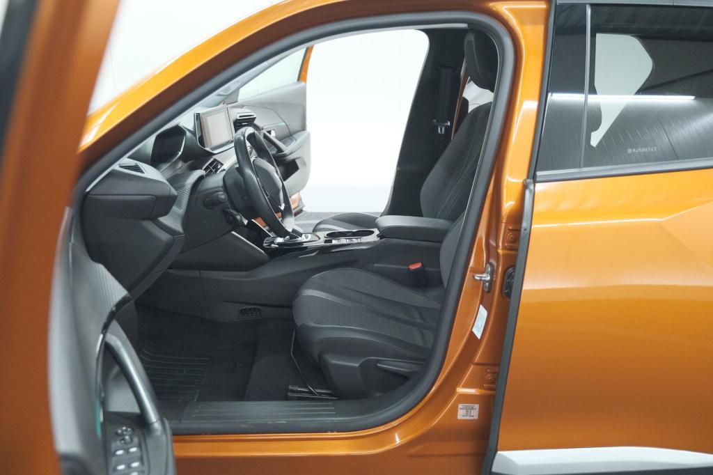 Peugeot E-2008 ev allure pack 50 kwh | 3 fase laadfunctie | parkeersensoren