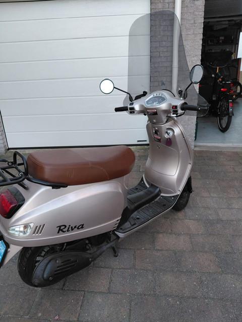 Scooter BTC Riva