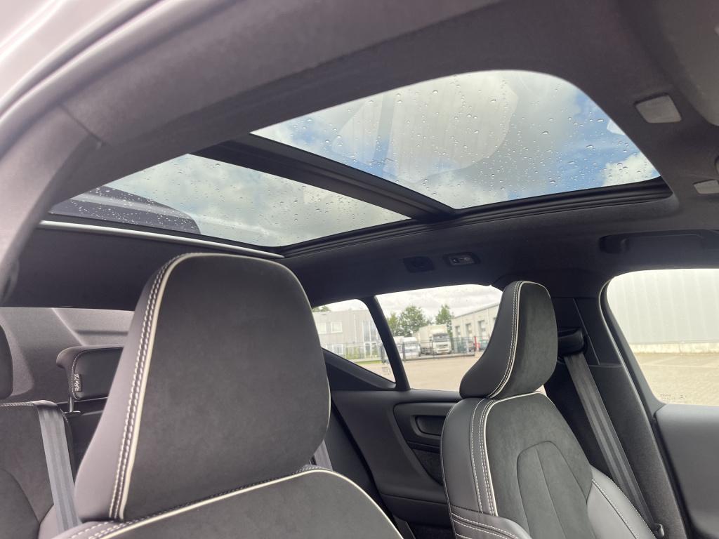 Volvo XC40 1.5 t4 recharge r-design 210 pk panorama