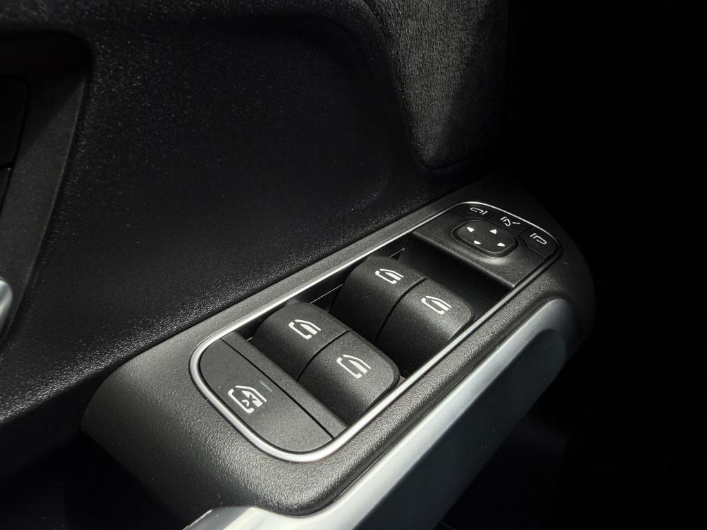 Mercedes-Benz Glb 180 amg line - 7 persoons - origineel nl -