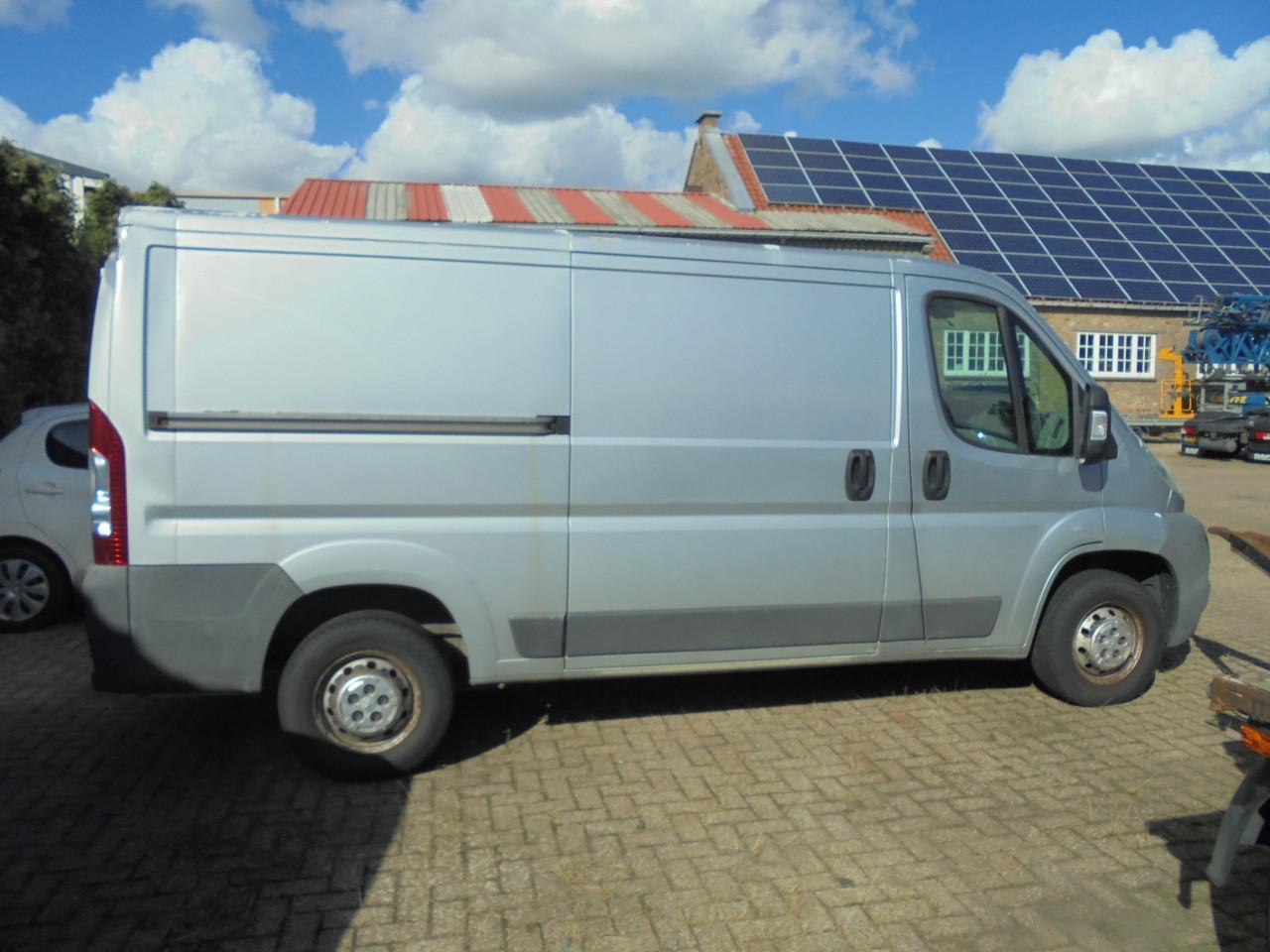 Peugeot Boxer 330 L1H1 uit 2010 Met motor schade ( rijd baar ) 224.651 Km