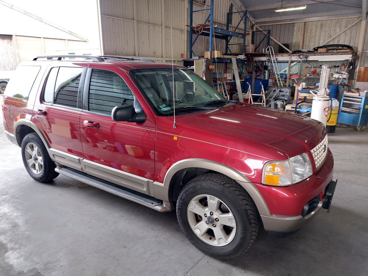 Ford Explorer V8 Jeep
