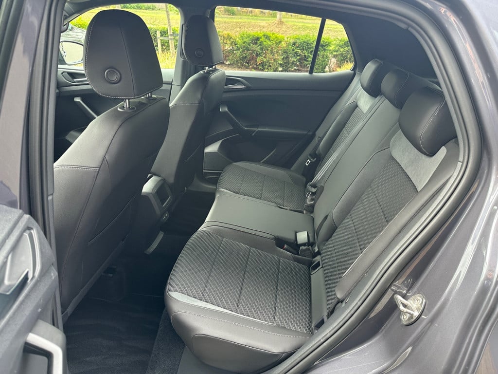 Volkswagen T-cross 1.5 tsi 150pk dsg 2x r-line | camera | virtual cockpit |