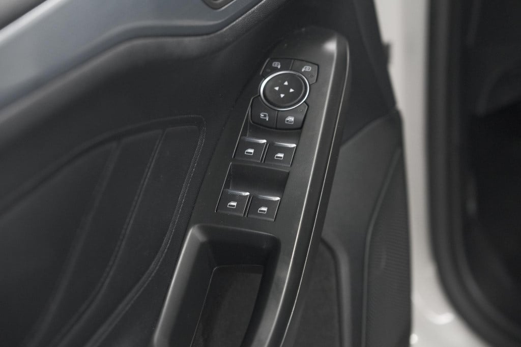 Ford Focus 1.5 ecoboost active business | lage kilometerstand | navigatie |