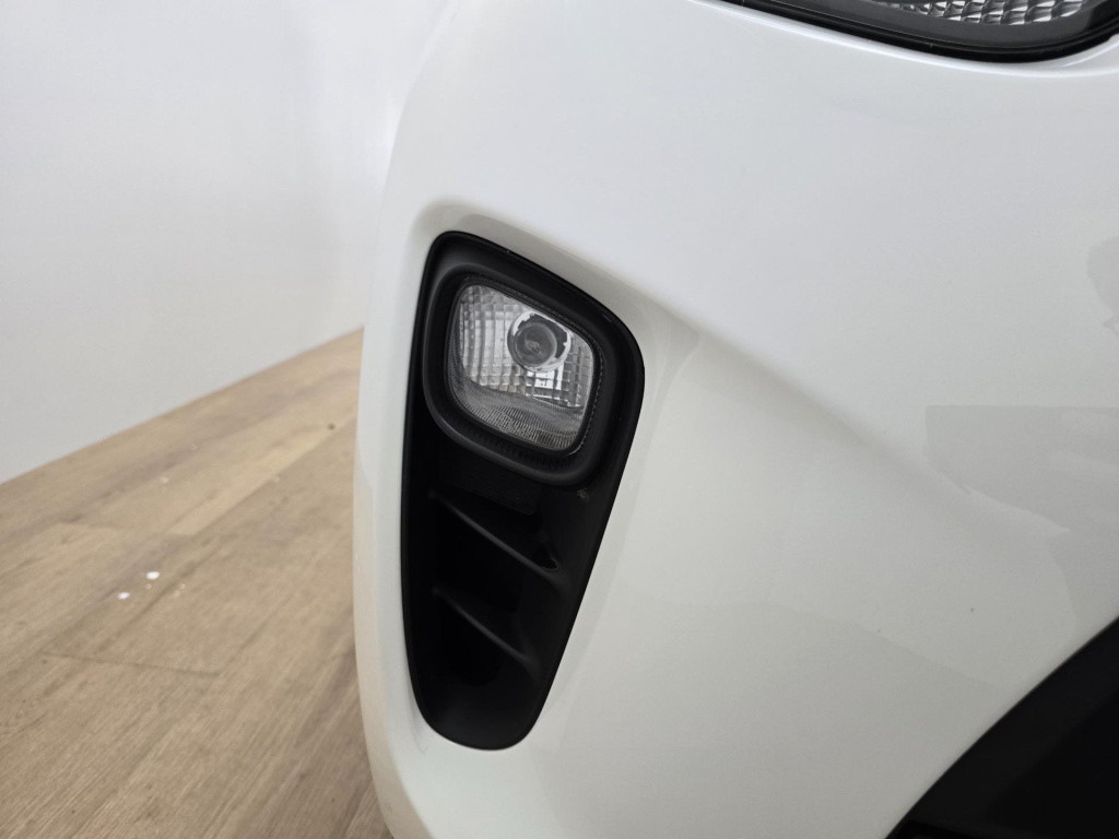 Kia Picanto occasion dealer auto met sportvelgen en bluetooth audio | tweed