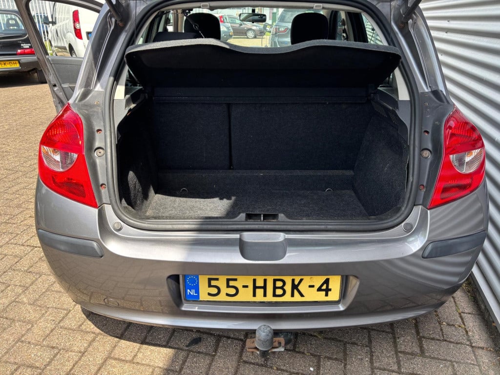 Renault Clio 1.2-16v special line