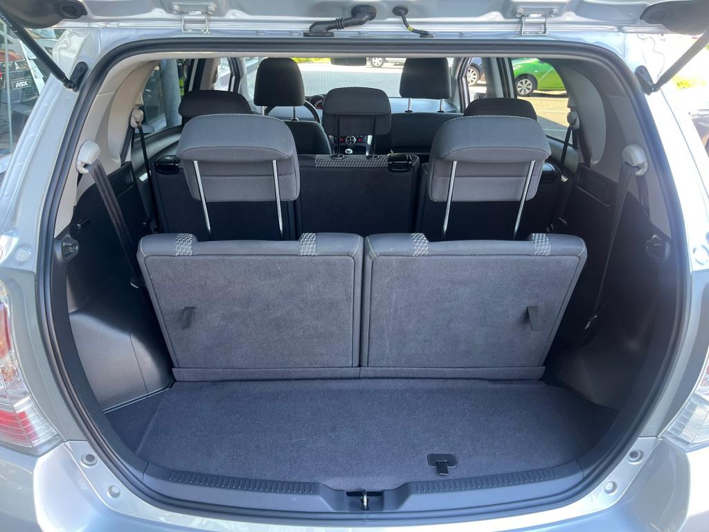 Toyota Corolla Verso 1.8 vvt-i dynamic business|7-persoons|trekhaak|rijklaa