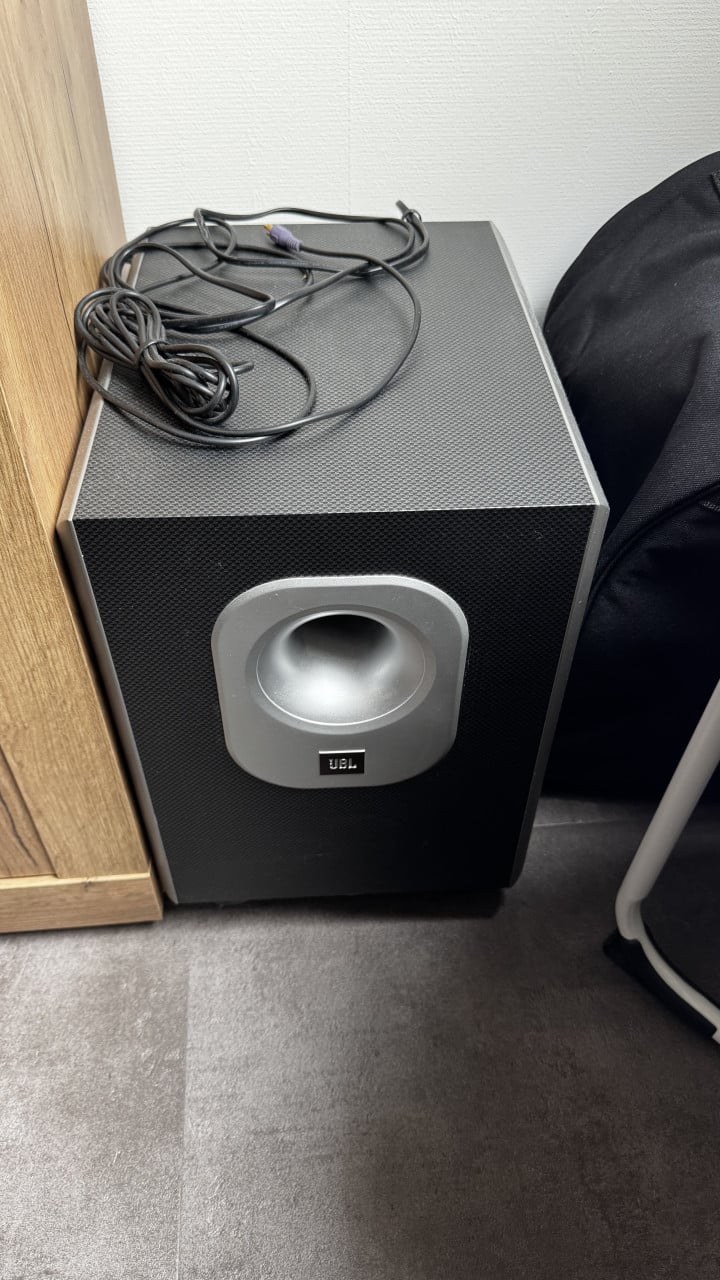 Harman Kardon inst. + boxen/sub
