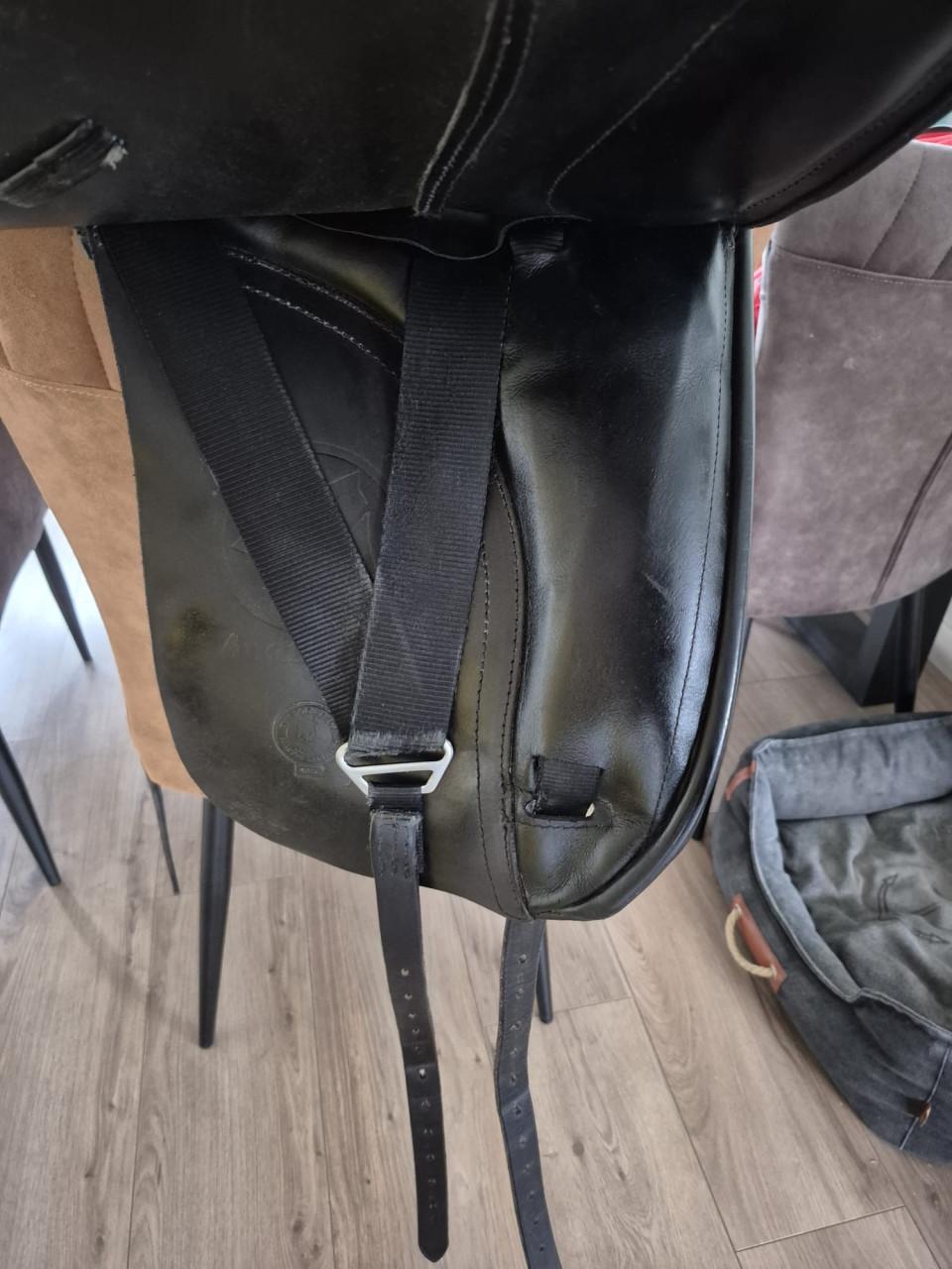 Dressuurzadel Anatomica Cygnus short roll, 18 inch