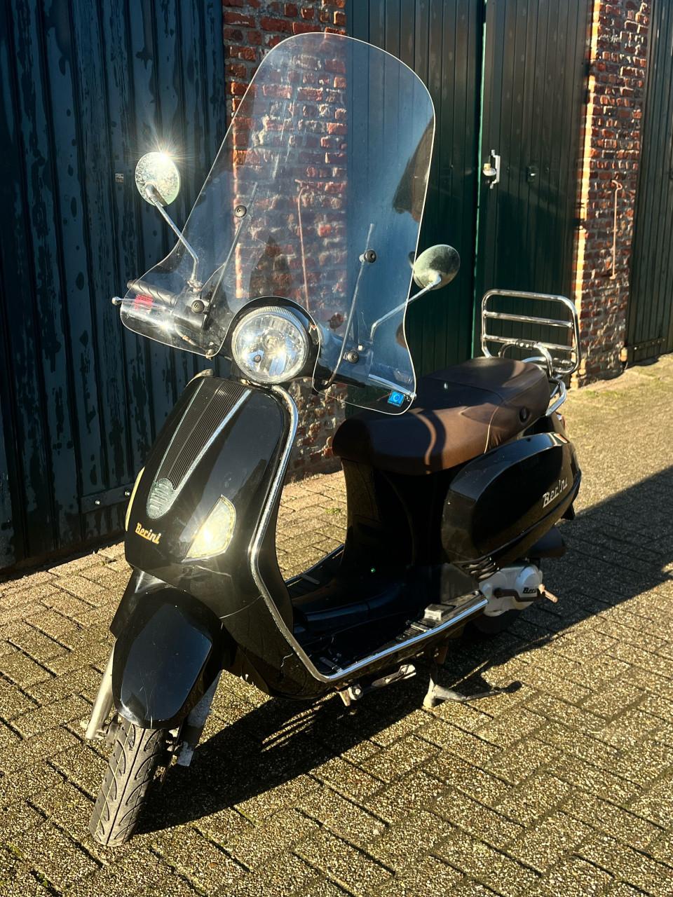 Berini scooter zwart