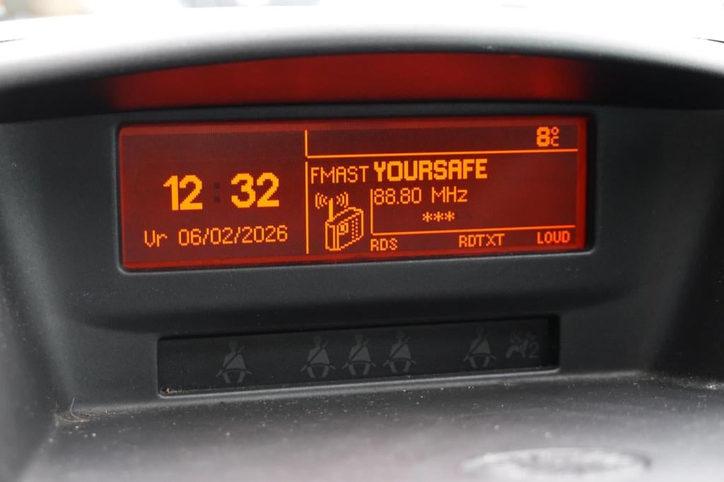 Peugeot 207 1.6 vti xs