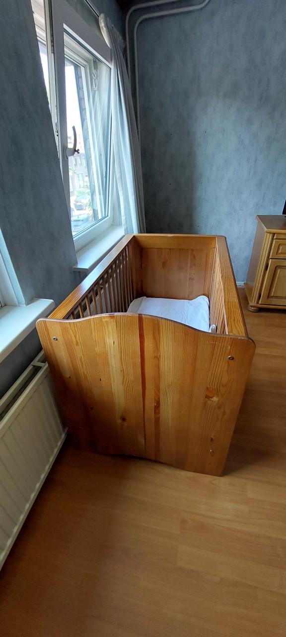 Ledikant en Box te koop samen 50 euro