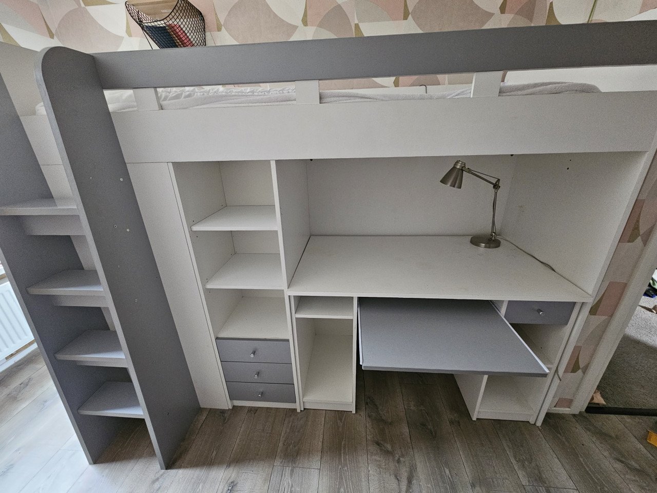 Hoogslaper met veel opbergruimte