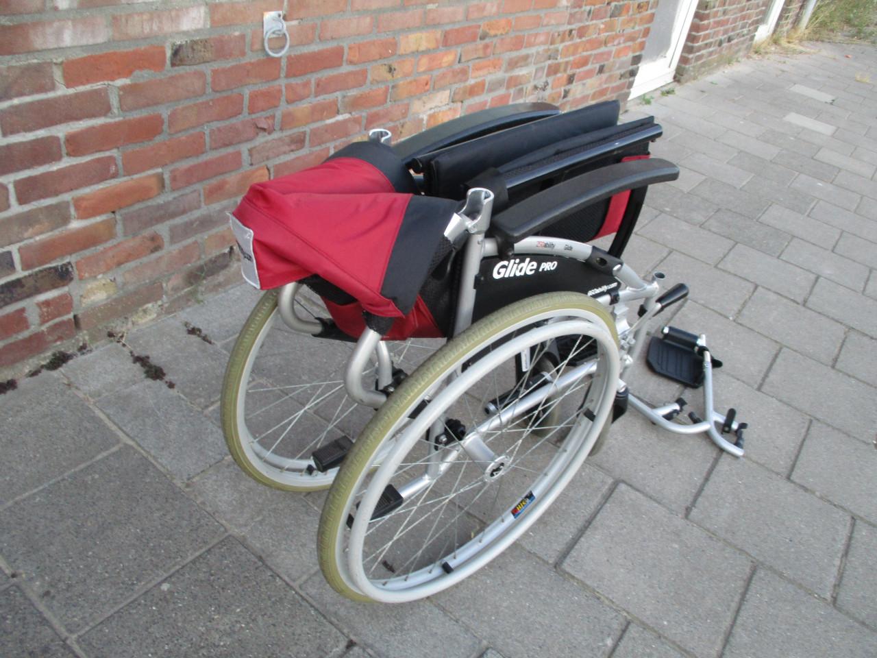 ULTRA lichtgewicht rolstoel met kussen (slechts 11,7 kg)