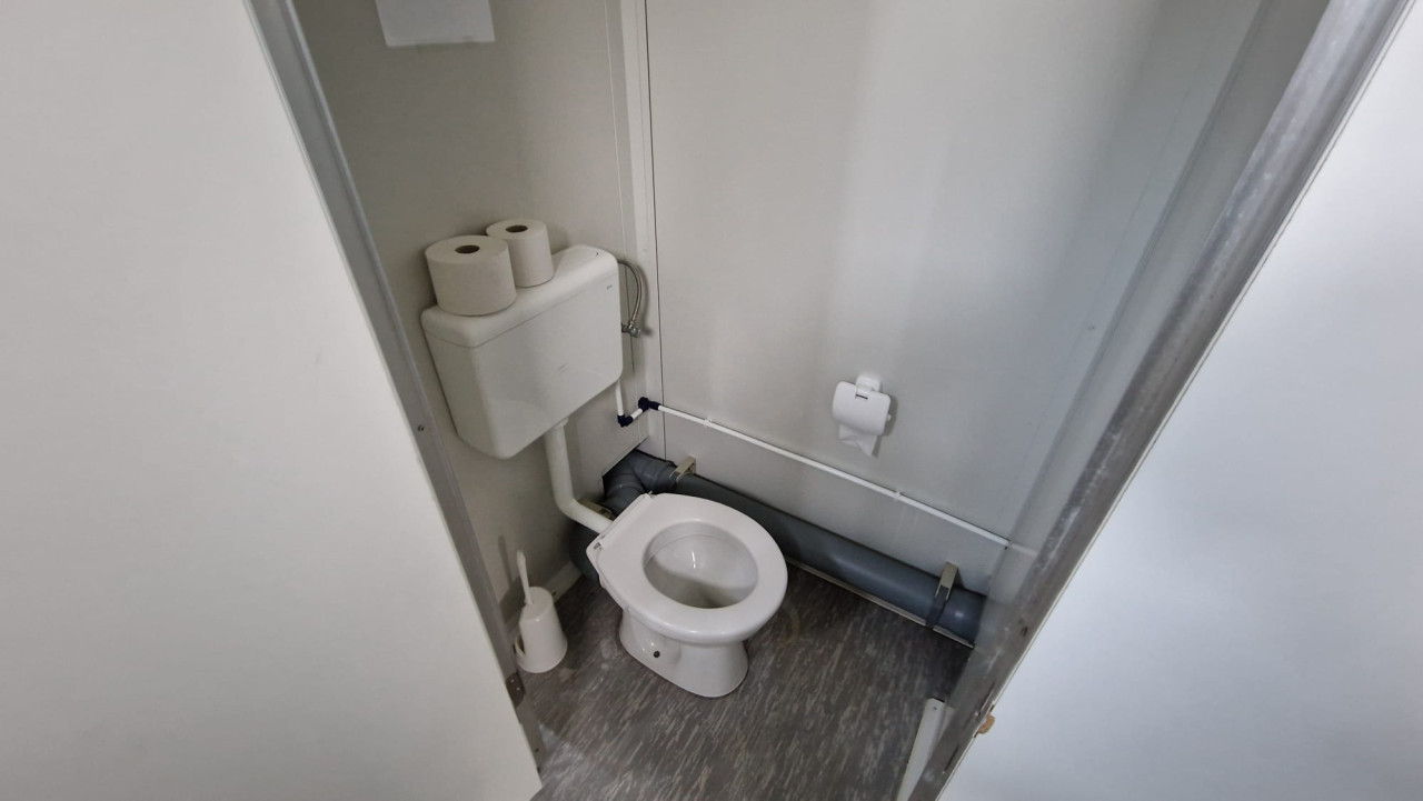 Verkleedruimte / sanitairunit / toiletunit / kantoorunit