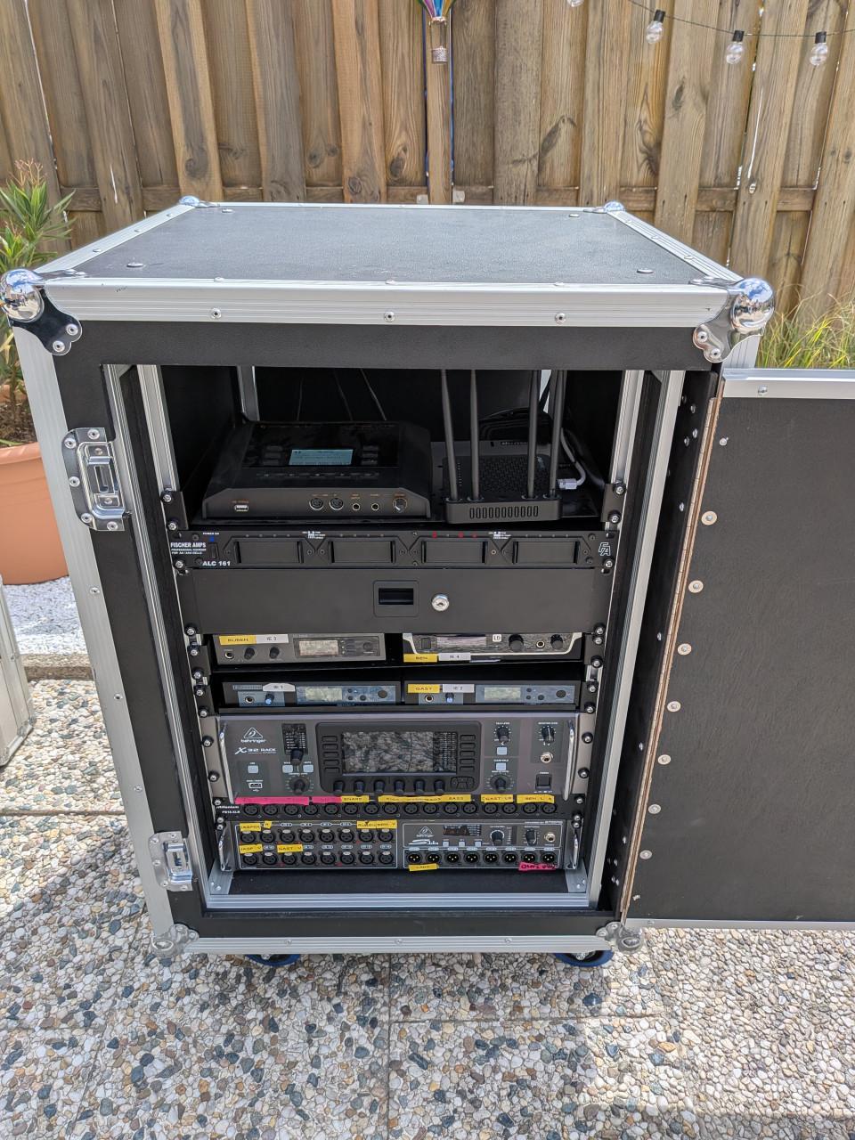 Compleet professionele IEM / monitor-rack met o.a. X32 Rack