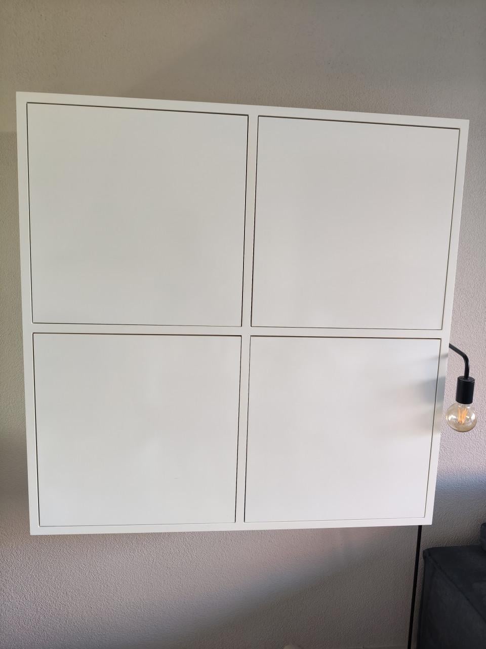 Twee mooie hangkasten wit