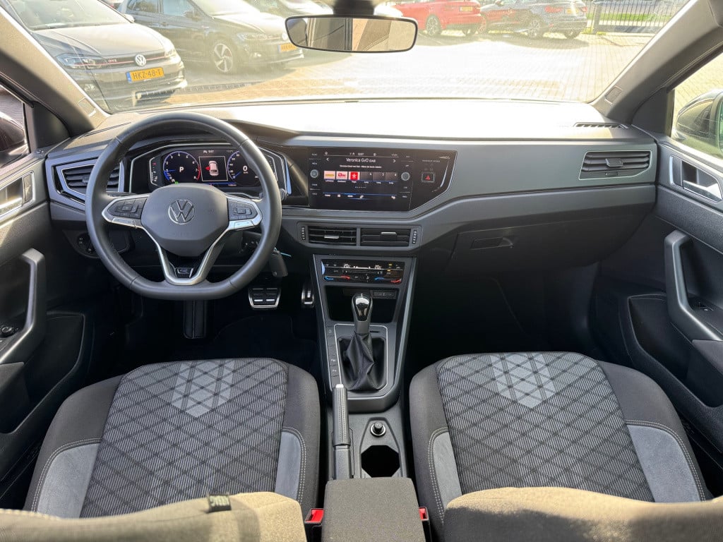 Volkswagen Taigo 1.0 tsi r-line * panoramadak * carplay * acc * clima