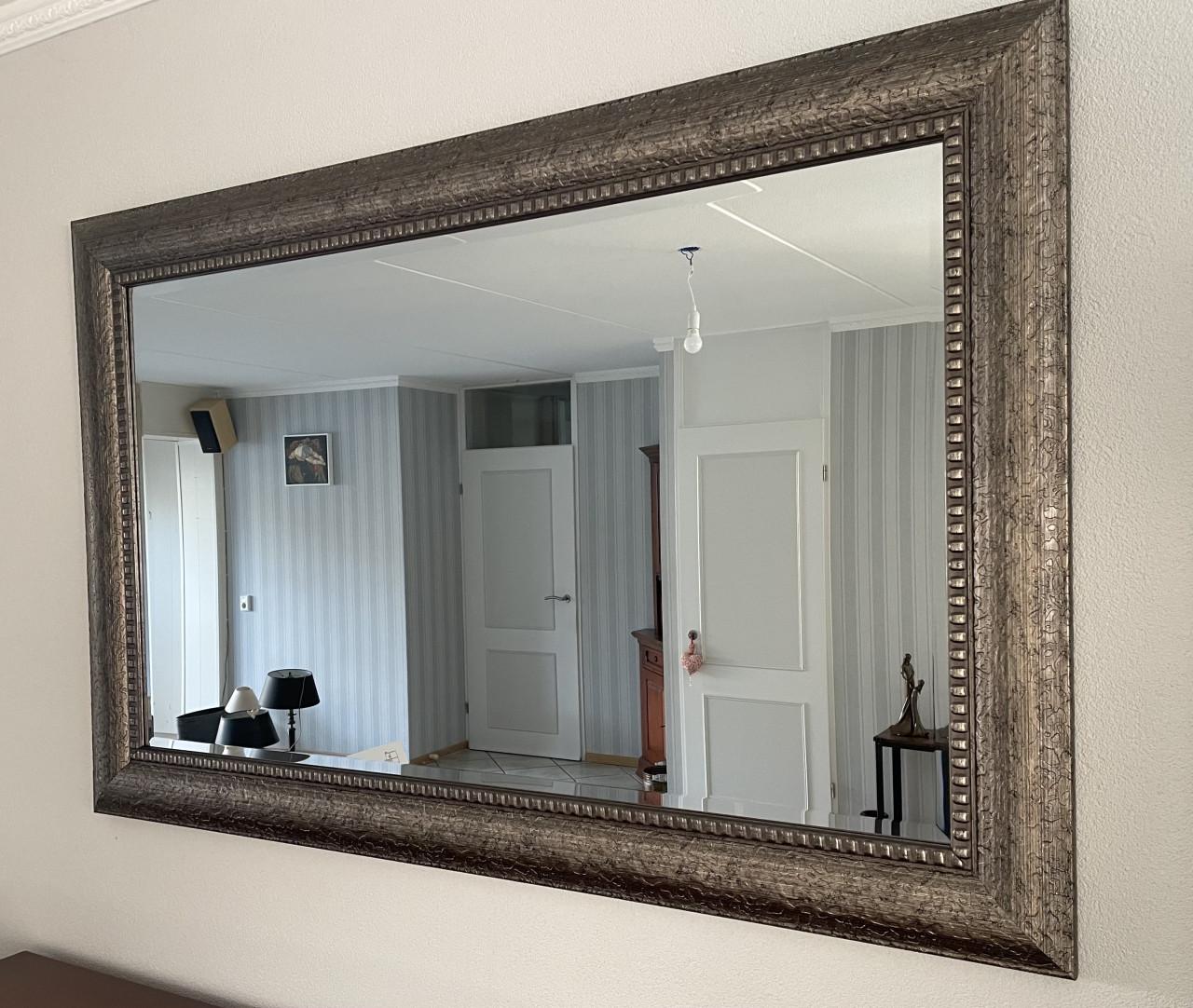 Grote wandspiegel