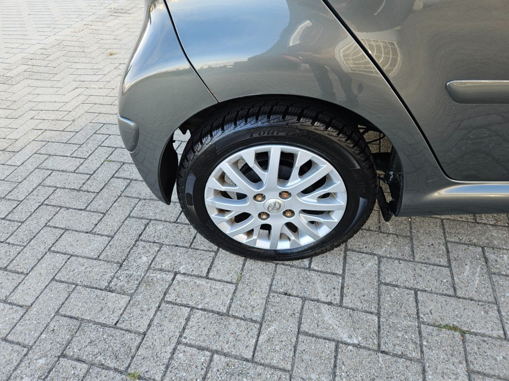 Toyota Aygo 1.0-12v aspir. green / nl auto / nap