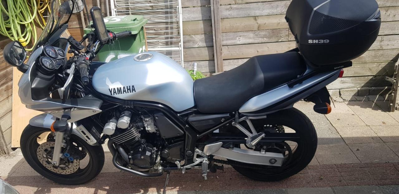 YAMAHA FZS600 FAZER -Goed onderhouden uit 2002 - prachtig & uniek exemplaar
