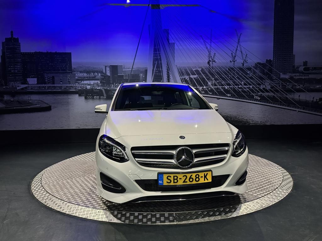Mercedes-Benz B-Klasse 180 *nl-auto*camera*trekhaak*led*navi*