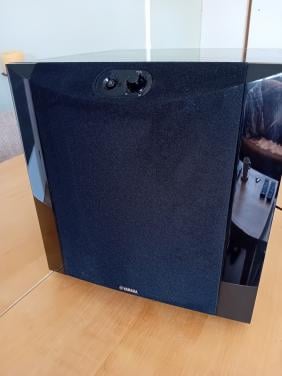 Te koop: een Yamaha subwoofer