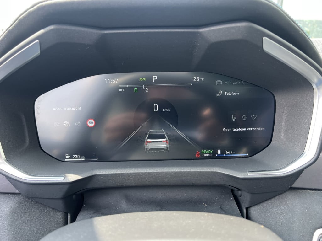 Lynk & Co 01 1.5 261pk plug in hybrid , pano dak , 360gr camera , car play 