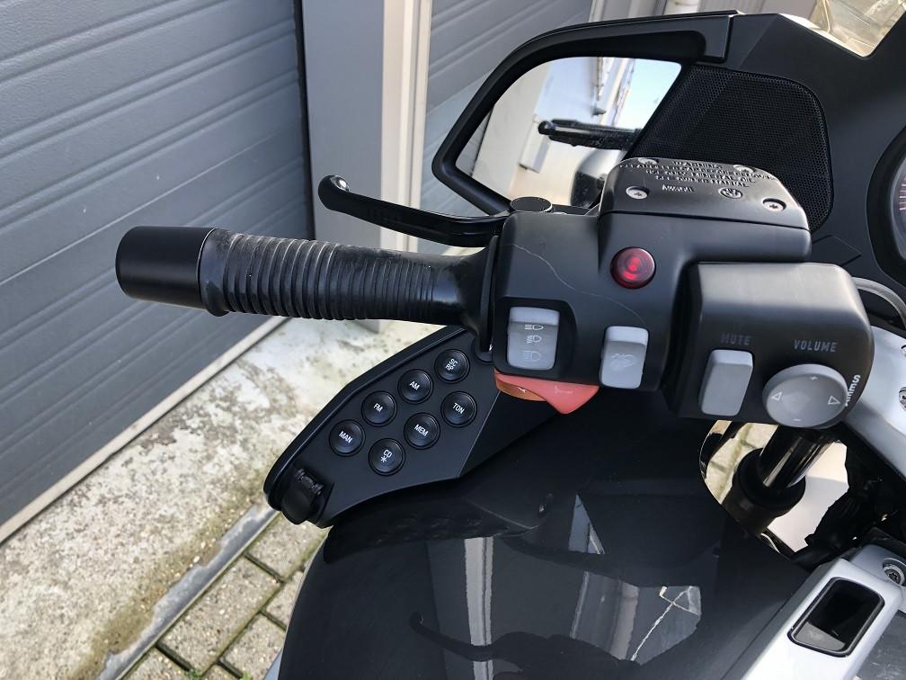 BMW R1200RT ABS uit 2005 met 79dkm, comfortzadel, topkoffer etc €3795,-