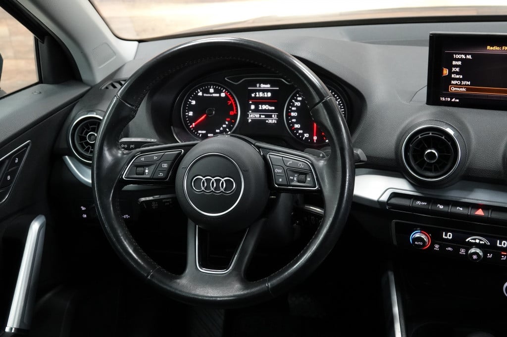 Audi Q2 30 tfsi sport | acc | led | pdc | parkassist |