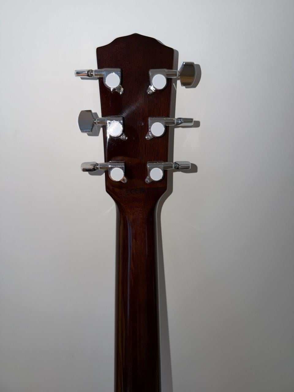 COMPLEET Fender FA-115 met clip on tuner en capo