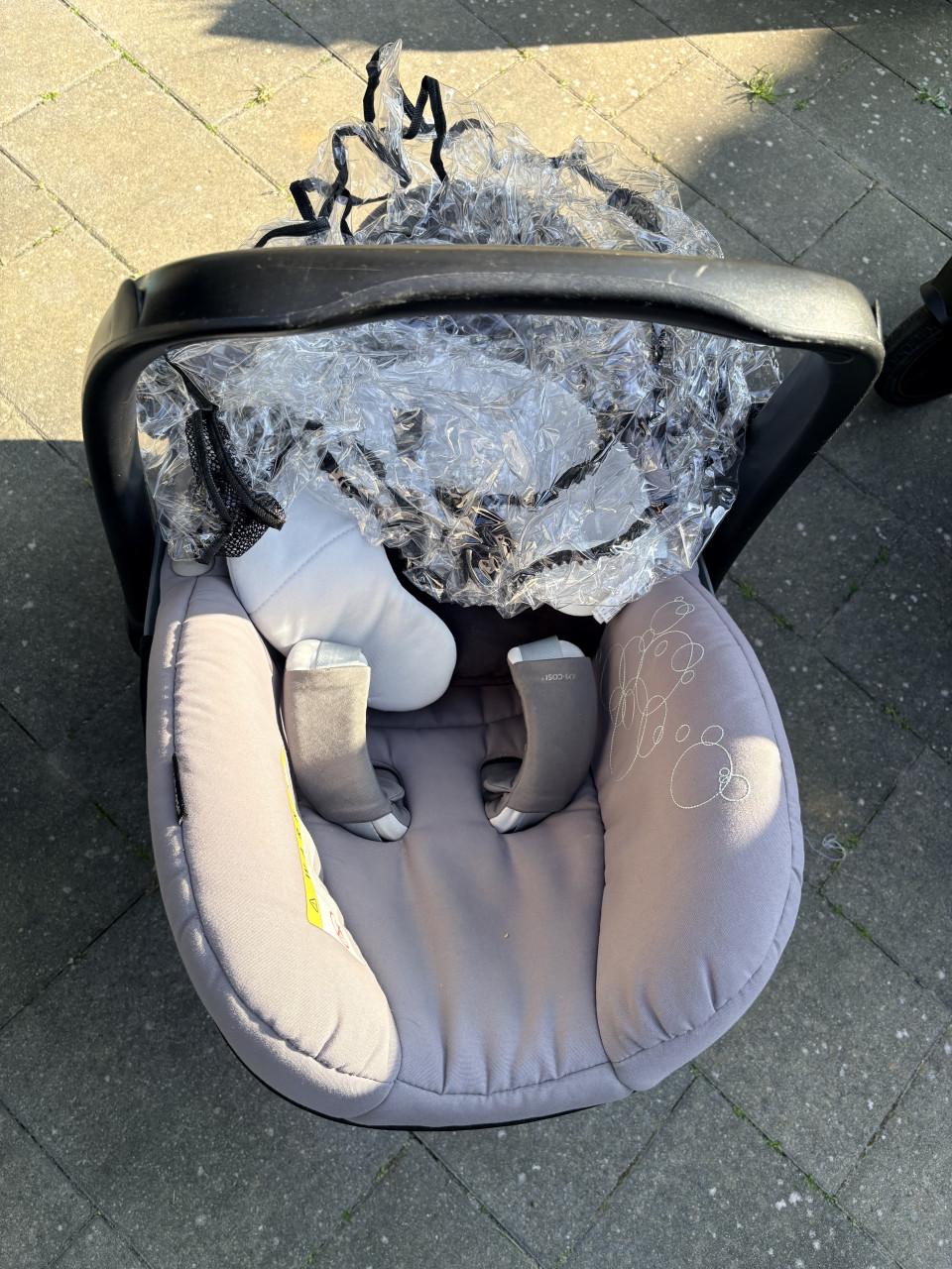 Kinderwagen met reiswieg en maxi cosi