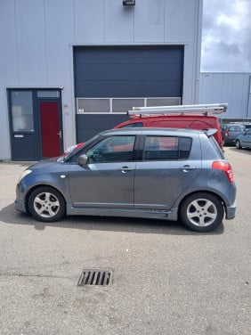 Suzuki Swift Shogun 1.3 -5 drs-2006-Airco-stuurbekr-el.ramen-apk-2400,=
