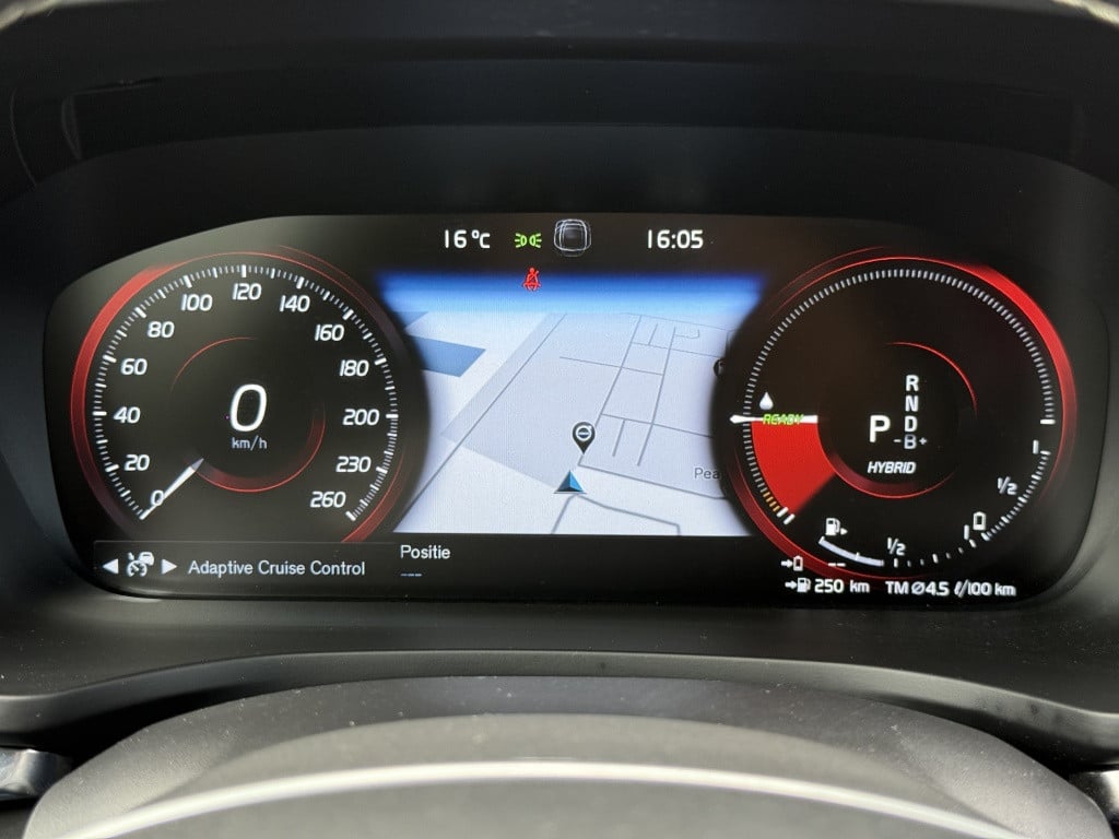 Volvo V60 t6 340pk recharge r-design| adap.cruise| trekhaak| camera| h&k s