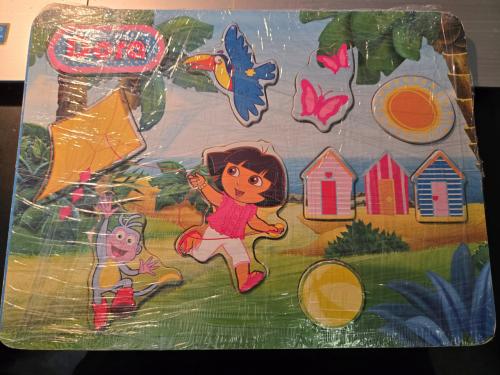 Houten puzzel met knopjes van Dora the Explorer 10 stukjes